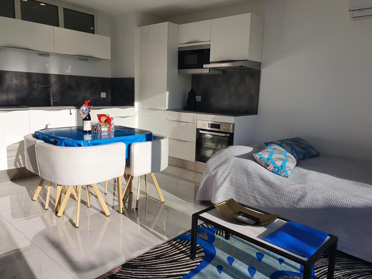Villa Harmony فالوريس المظهر الخارجي الصورة